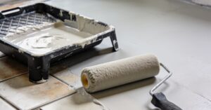 Farba do płytek podłogowych: jak wybrać farbę i malować płytki?