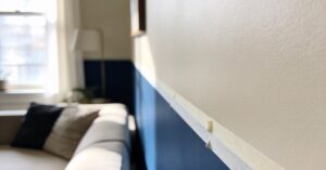 Zasady malowania ścian dwoma kolorami: jak łączyć barwy w jednym pokoju?